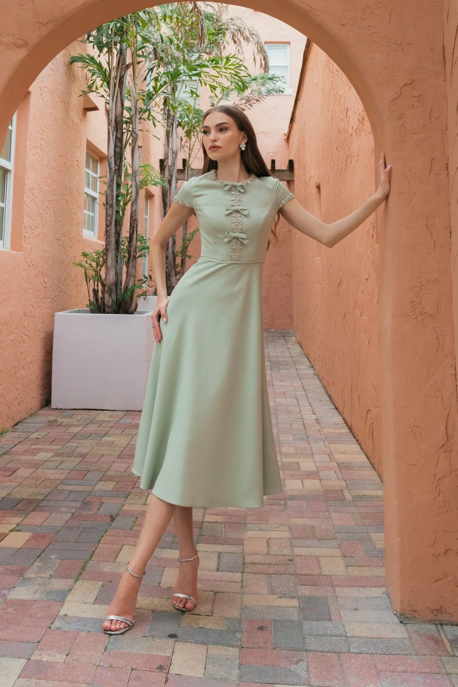 Green Embellished Crepe Cap Sleeve Midi Dress